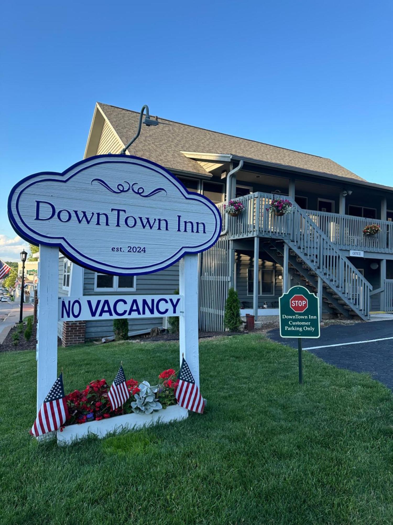 Downtown Inn Sister Bay Esterno foto